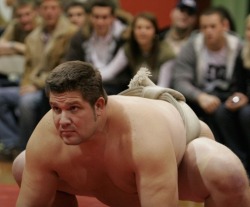 yoursmiletakesmemiles:  bigblokes:  Dan Kalbfleisch - USA Sumo Champion  Sumo your way into my heart!