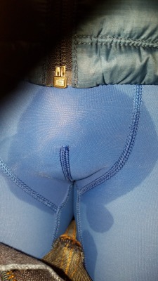 gymsweatr:  Showing what is really going on inside my pants–in public.   