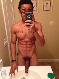 redlightspecial2:  Khalil Wells still claiming straight. 😂 His body is on point doe 👅💦