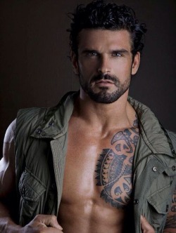 anademonia:  Stuart Reardon supermodel   #Stuart Reardon #hot Rugby player #hot male model #handsome #man hottie #eye candy #hot man #gorgeous #sexy man #male beauty #male model #hot #sexy #boys #guys #hunk #muscles #abs #pecs #Tattoos
