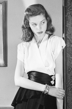  Lauren Bacall  
