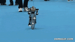 babblingbug:  i-say-mecro-you-say-mancer:  TINY ROBOTS ON BICYCLES TINY ROBOTS ON BICYCLESTINY ROBOTS ON BICYCLES  this tiny robot can cycle better than my bff#1 it’s begun. 