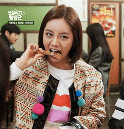 hyeri-fanboy:  eat a drumstick in a cool way, Viking style