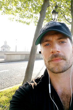amancanfly:Paris totally took my breath away this morning while doing my Durrell Challenge training. Truly truly beautiful! How’s your training going? #DurrellChallenge  #Paris [Henry Cavill, 29th April 2017]