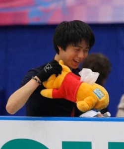 lady-dynamite:  But guys…you don’t understand….Japanese figure skater Yuzuru Hanyu carries a Winnie the Pooh tissue box cozy around at every competition as a good luck charm. A WINNIE THE POOH TISSUE BOX COZY. In an interview, his coach Brian Orser