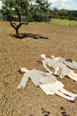 lelaid:  Frida Gustavsson, Ann Kenny, &amp; Jac Jagaciak by Juergen Teller for Marc Jacobs F/W 2010