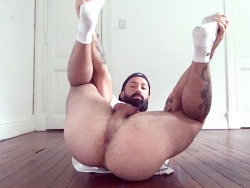 massivemusclebears:  paradass:  good morning ☕️   Breakfast is served