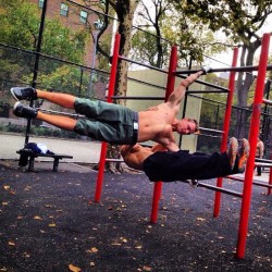 barstarzz:Human flag / front lever combo. @mikebarstarzz with Keith Horan in downtown Manhattan #barstarzz #humanflag #frontlever #parkour #calisthenics #streetworkout
