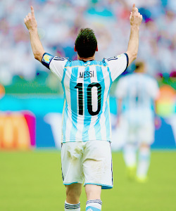  The Wolrd Cup / Lionel Messi of Argentina celebrates scoring his team’s first goal during the 2014 FIFA World Cup Brazil Group F match between Nigeria and Argentina at Estadio Beira-Rio on June 25, 2014 in Porto Alegre, Brazil. 