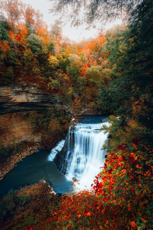j-k-i-ng:  “Untitled“ by | Hunter RaylBurgess Falls State Park, Sparta, Tennessee