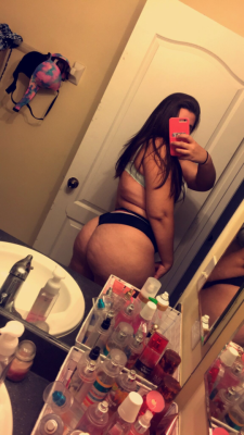 snowbunnyabs:  wouldn’t you love to fuck this ass? 😜 message me to buy my nudes 👅😘  kik: fatcheekspayme