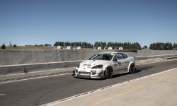 wideopenthrottle:  On the other end of the spectrum, I was there ( NSW time attack 2014) also crewing for work’s time attack DC5R. Forever running in between garages. 