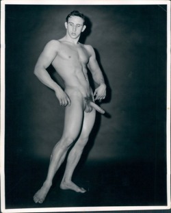 perfectspecimens:  The long and lean (in more ways than one) Bob Kappel from Kris of Chicago. 