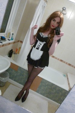 lucy-cd:  Pictures  New Maids outfit, so cute I love it &lt;3