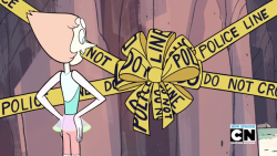 holopearl:  pearl is just so happy about what she did with the caution tape and that bow good job pearl i’m proud of you 