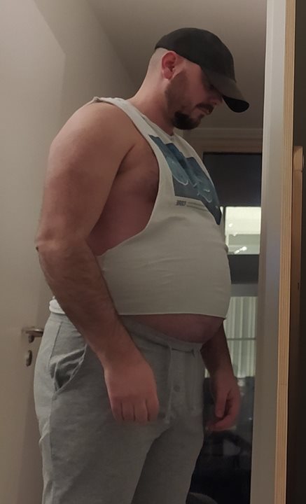 eevee11511:My husband walked into the room, his shirt not fully covering his baby filled gut. “I remember when this fit this past summer”, my husband told me. We found out he was pregnant in late summer, but he was still obviously skinny then - now
