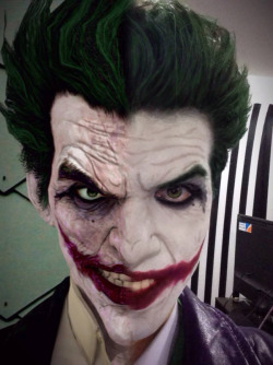 ladyvandaele:  jokercosplay:  Check out my Arkham Origins’ Joker preview make up. What do you think? Close enough? hahaha.  wow  makes me think 2Face and Joker mash up,   