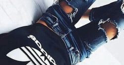 Just Pinned to Ripped jeans: @Bebe. ❁                                                                                                                                                      Más http://ift.tt/2iecWCX