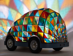 lustik: Stained Glass Driverless Sleeper Car of the Future by Dominic Wilcox. Photos: Sylvain Deleu It’s on exhibition now at: Design Junction, London 18-21 September 2014 The Sorting Office 21-31 New Oxford Street London WC1A 1BA 