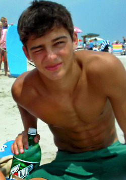 teenboys-shirtless:  http://surfxvideos.comhttp://nakedsnapshots.com