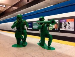 therezew0lfrum:THIS is the Coolest Halloween Costume of 2013# 1 Army Men 3DReddit user ‘BritishRacingGreen’ shared these images of how he and his girlfriend are dressing up for Halloween, and I think it’s safe to say we have the best Halloween costume
