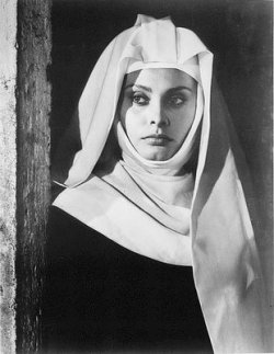 fuckyeahmonjas:  Sofia Loren.