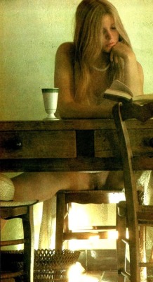 orplid:  Reading ….. Actress Pia Sorensen in Oui Magazine, 1976