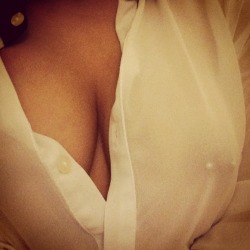 nunkralc:  This is a nice nipple/boob picture I enjoy my pierced nipple. My nipple bar also looks like pearls 