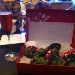 Champagne and chocolate strawberries with my momma 💜😊 #chocolate #strawberries #momma #champagne #yum