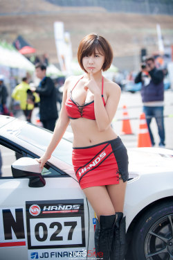 koreangirlshd:  Ryu Ji Hye Hands Motorsports Festival 2015 (R1) ~ Photos by Zero5ive