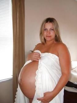 prego-porn:  Do you guys like my new picture? Wanna hook up with me? Click Here
