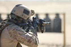 militaryarmament:  U.S. Marines with the reconnaissance detachment, 11th Marine Expeditionary Unit, conducts close-quarters tactics training, Nov. 10, 2014.