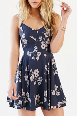 bellalalaqueen:  Tumblr Hot Dresses ( Worldwide Shipping &amp; Under Discount )❀  Cami Dress                      ❀   Plain A-line Dress    ❀  Off the Shoulder Dress     ❀   Loose Dress  ❀  Vintage Dress            