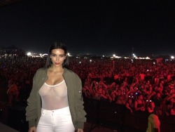 kimkanyekimye:  @kimkardashian Oh hey 100,000 people! #Bonnaroo 