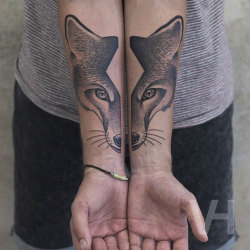artsnskills:Flawless Monochrome Tattoos Reflecting A Perfect Fuse of Nature And Symmetry Berlin-based German artist Valentin Hirsch achieves the perfect balance of nature and symmetry in his experimental tattoo artwork.   Keep reading