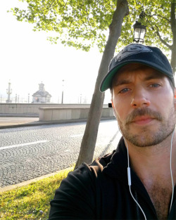 henrycavilledits:  henrycavill Paris totally took my breath away this morning while doing my Durrell Challenge training. Truly truly beautiful! How’s your training going? #DurrellChallenge  #Paris 