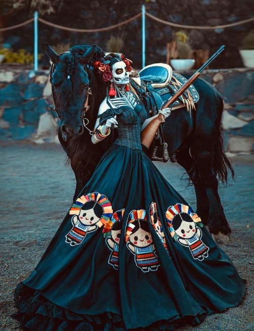arsenicinshell:Miss Mexico’s traditional outfit for Miss Mexico 2020 ( Georgina Villanueva)
