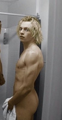 celebsland:  boytrappedinthcloset:  Ross Lynch shirtless, bulge, dick outline and ass  Im yours daddy