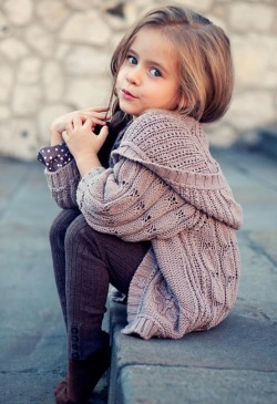 puss-in-high-heels:  vans-supreme:  disproving:  Probably the cutest little girl I’ve ever seen  maria &lt;3  puss-in-high-heels 