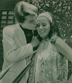 teslas-assistant:  carolathhabsburg:  Mexican singer, Enrique Guzman with spouse, Mexican actress Silvia Pinal.60s  Love this    I want my old URL back. That extra S bothers me.