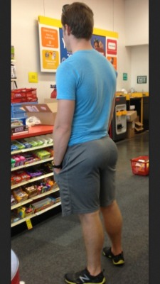 oofahpapa:  ♂♂ http://oofahpapa.tumblr.com/archive  Great ass!