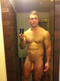 hotguyswithface:  If you like this image then please follow me at http://hotguyswithface.tumblr.com/ If you really like the blog then how about submitting something for every one else to appreciate :)