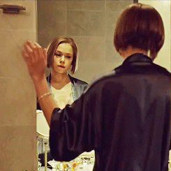 ninasharpsrighthand:  What does Rachel Duncan love more than windows? Herself. In the mirror.