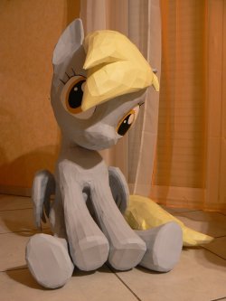 Derpy Hooves Papercraft - Queen of muffins by *Znegil This is pretty elabourate papercraft! Though the thing that really wows me is how much this photo looks like a painting&hellip; it&rsquo;s actually weirding me out a bit! Usually it&rsquo;s a really