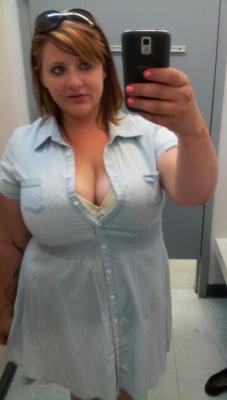 bbw4mfm:  Couldn’t even button the top lol still bought it though 
