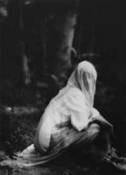 under-the-gaslight:  Veiled Woman, 1910-1912 by Imogen Cunningham.   We are a mystery