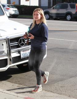 hillary duff out in la #SexyGirlsInJeans