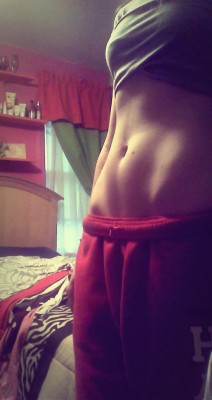 sex-like-a-nympho:  decided to take pictures of my stomach even tho its not looking that great