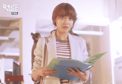 shining-sooyoung-deactivated201:  Gong Minyoung (played by Sooyoung): the moment when someone mindlessly bumps into you and does not stop to help.  