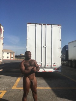 blondieand-thebeast:  Good morning from Memphis Tn. This naked trucker is a Beast 
